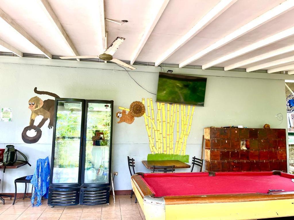 New Hostel Manuel Antonio, Meet New People מראה חיצוני תמונה